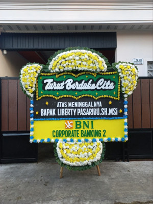 Papan Bunga Duka di Padang Bolak Julu