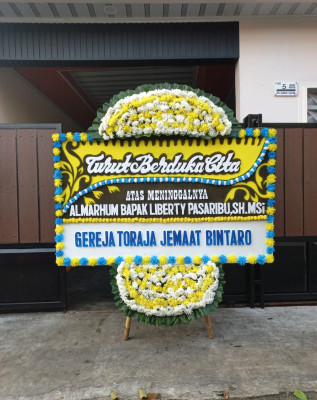 Papan Bunga Duka di Padang Bolak Julu